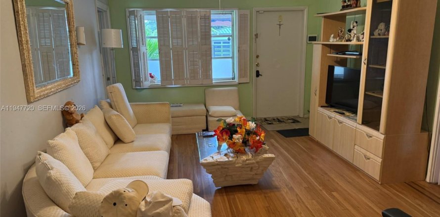 Casa en Miami, Florida 3 dormitorios, 199.09 m2 № 2003862