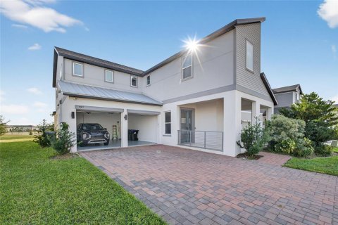 House in Winter Garden, Florida 4 bedrooms, 292.08 sq.m. № 2103822 - photo 2