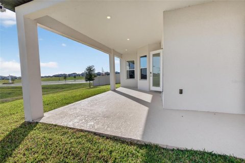 House in Winter Garden, Florida 4 bedrooms, 292.08 sq.m. № 2103822 - photo 28