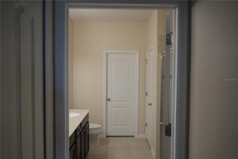 Adosado en venta en Brandon, Florida, 3 dormitorios, 172.8 m2 № 2149562 - foto 16