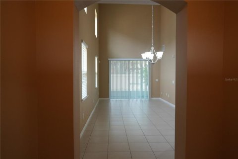 Adosado en venta en Brandon, Florida, 3 dormitorios, 172.8 m2 № 2149562 - foto 5