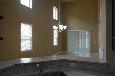 Adosado en venta en Brandon, Florida, 3 dormitorios, 172.8 m2 № 2149562 - foto 6