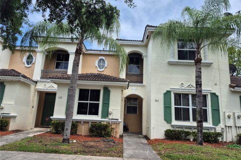 Touwnhouse à vendre à Homestead, Floride: 3 chambres, 147.16 m2 № 2146051 - photo 2