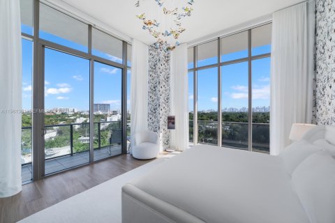 Condo in Miami, Florida, 4 bedrooms № 2052073 - photo 22