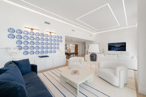Condo in Miami, Florida, 4 bedrooms № 2052073 - photo 3