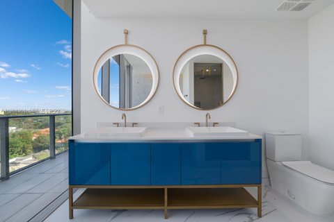 Condo in Miami, Florida, 4 bedrooms № 2052073 - photo 25