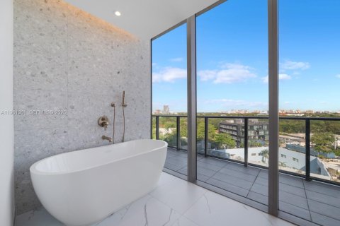 Condo in Miami, Florida, 4 bedrooms № 2052073 - photo 26
