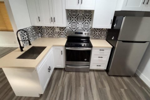 House in Tamarac, Florida 2 bedrooms, 101.82 sq.m. № 2186575 - photo 5