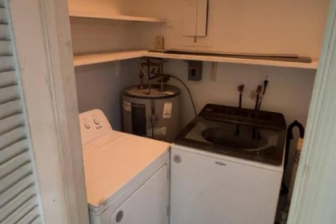 House in Tamarac, Florida 2 bedrooms, 101.82 sq.m. № 2186575 - photo 7