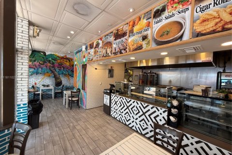 Propiedad comercial en venta en Miami Beach, Florida № 1756305 - foto 8