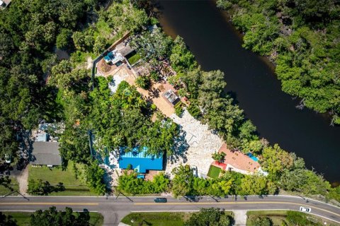 House in Tampa, Florida 8 bedrooms, 299.52 sq.m. № 1852914 - photo 3