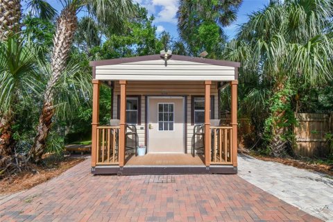 House in Tampa, Florida 8 bedrooms, 299.52 sq.m. № 1852914 - photo 17