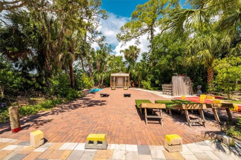 House in Tampa, Florida 8 bedrooms, 299.52 sq.m. № 1852914 - photo 28