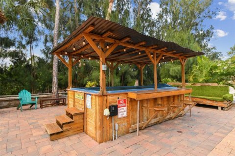 House in Tampa, Florida 8 bedrooms, 299.52 sq.m. № 1852914 - photo 7