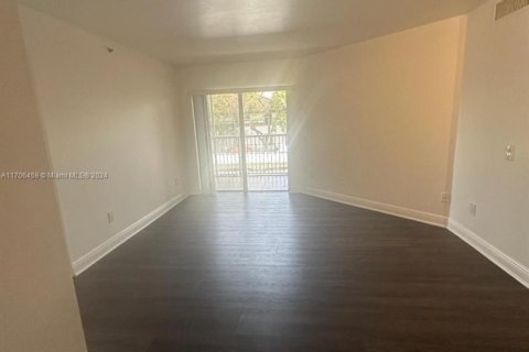 Copropriété à vendre à Hollywood, Floride: 3 chambres, 100.71 m2 № 2012743 - photo 4