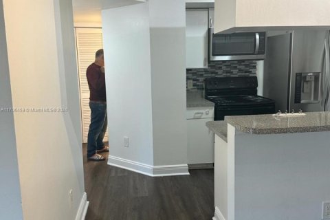 Copropriété à vendre à Hollywood, Floride: 3 chambres, 100.71 m2 № 2012743 - photo 2