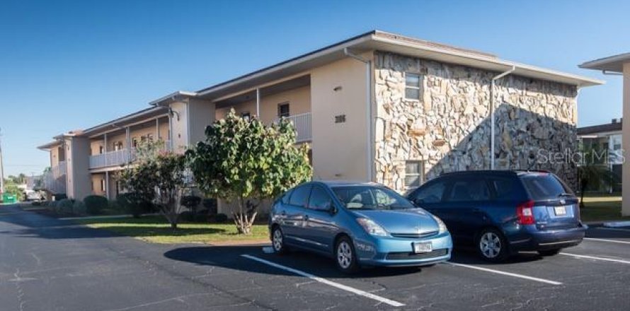Condo in Port Charlotte, Florida, 2 bedrooms № 1833597