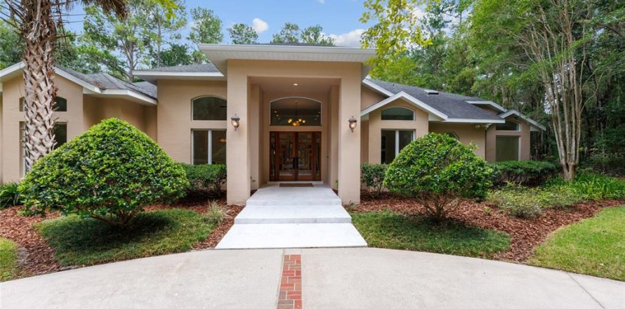 House in Ocala, Florida 4 bedrooms, 358.51 sq.m. № 1876090