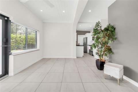 House in Fort Lauderdale, Florida 3 bedrooms, 98.76 sq.m. № 2276013 - photo 7