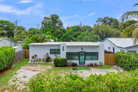 House in Fort Lauderdale, Florida 3 bedrooms, 98.76 sq.m. № 2276013 - photo 2