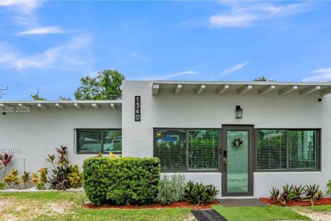 House in Fort Lauderdale, Florida 3 bedrooms, 98.76 sq.m. № 2276013