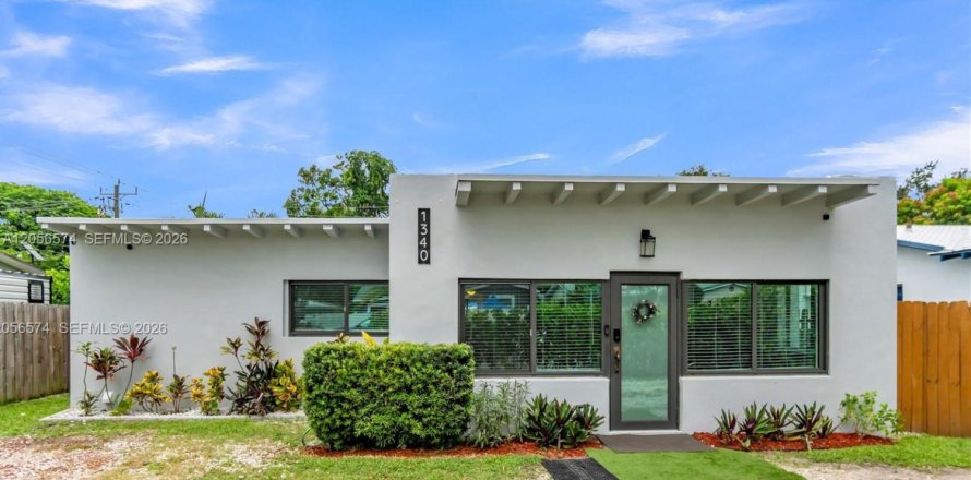 House in Fort Lauderdale, Florida 3 bedrooms, 98.76 sq.m. № 2276013