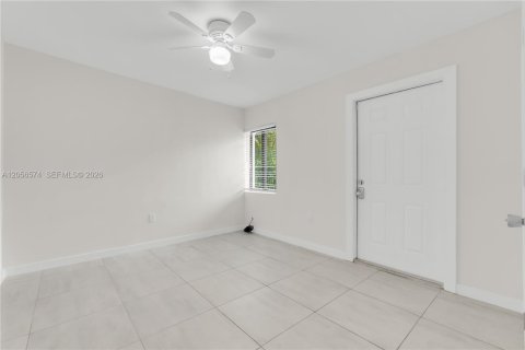 House in Fort Lauderdale, Florida 3 bedrooms, 98.76 sq.m. № 2276013 - photo 21