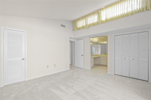 Condo in Sarasota, Florida, 2 bedrooms  № 1534238 - photo 17