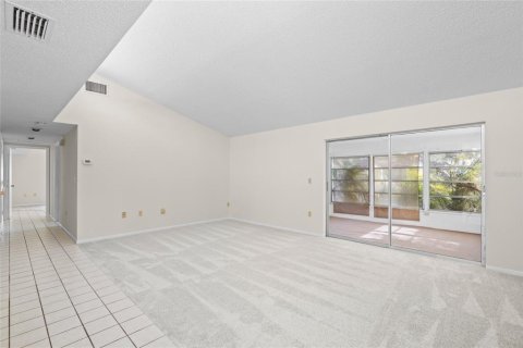 Condo in Sarasota, Florida, 2 bedrooms  № 1534238 - photo 12