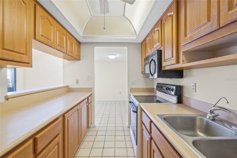Condo in Sarasota, Florida, 2 bedrooms  № 1534238 - photo 11