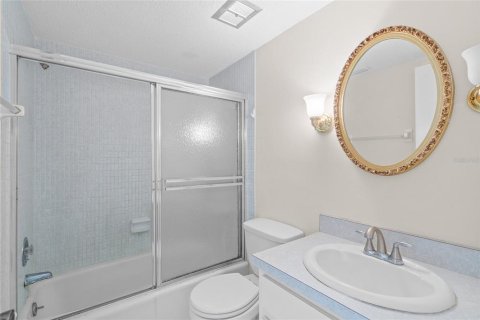 Condo in Sarasota, Florida, 2 bedrooms  № 1534238 - photo 26