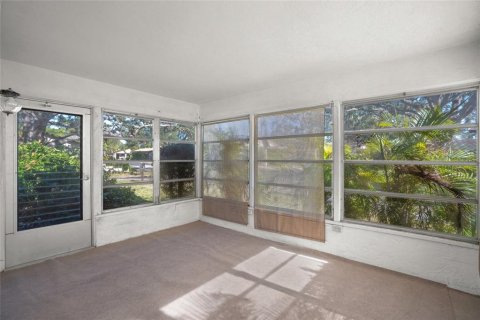 Condo in Sarasota, Florida, 2 bedrooms  № 1534238 - photo 15