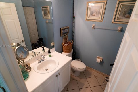 Townhouse in Cutler Bay, Florida 3 bedrooms, 141.49 sq.m. № 1890949 - photo 10