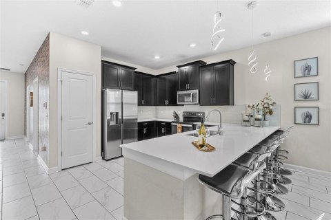 Villa ou maison à vendre à Davenport, Floride: 7 chambres, 373.37 m2 № 2322513 - photo 3