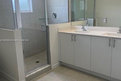 Adosado en alquiler en Miami, Florida, 3 dormitorios № 1952071 - foto 15