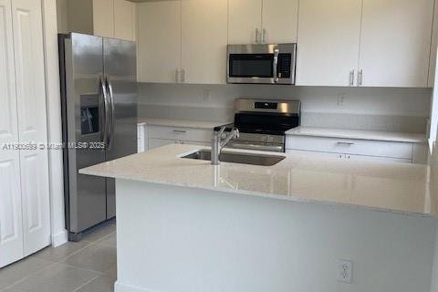 Adosado en alquiler en Miami, Florida, 3 dormitorios № 1952071 - foto 6