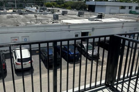 Снять в аренду кондоминиум в Халландейл-Бич, Флорида 1 спальня, 61.13м2, № 1977549 - фото 10