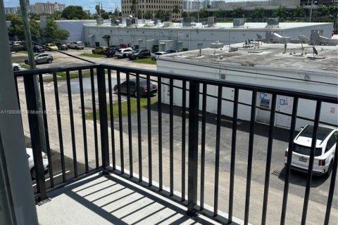 Снять в аренду кондоминиум в Халландейл-Бич, Флорида 1 спальня, 61.13м2, № 1977549 - фото 12