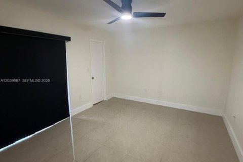 Condo in Cutler Bay, Florida, 1 bedroom № 2086401 - photo 9