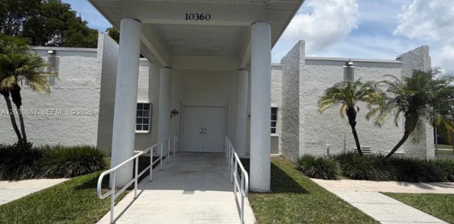 Condo in Cutler Bay, Florida, 1 bedroom № 2086401