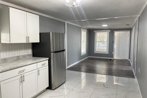 House in Fort Meade, Florida 3 bedrooms, 146.88 sq.m. № 2155379 - photo 6