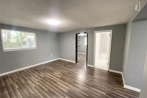 House in Fort Meade, Florida 3 bedrooms, 146.88 sq.m. № 2155379 - photo 10