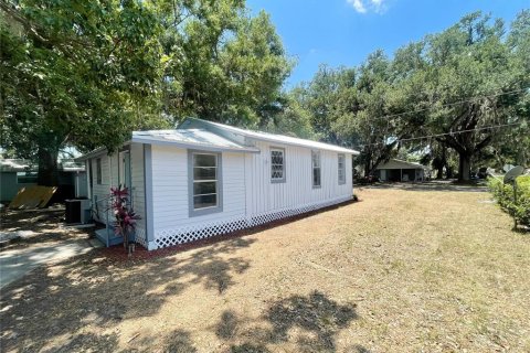 House in Fort Meade, Florida 3 bedrooms, 146.88 sq.m. № 2155379 - photo 2