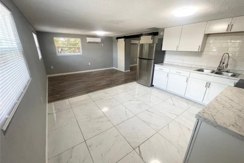 House in Fort Meade, Florida 3 bedrooms, 146.88 sq.m. № 2155379 - photo 29