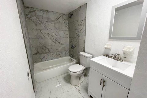 House in Fort Meade, Florida 3 bedrooms, 146.88 sq.m. № 2155379 - photo 11