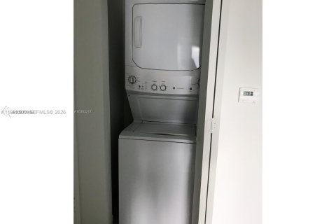 Снять в аренду кондоминиум в Майами, Флорида 1 спальня, 63.55м2, № 2055583 - фото 14