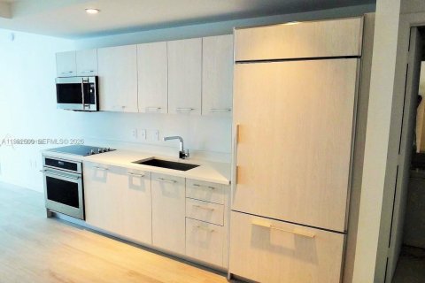 Снять в аренду кондоминиум в Майами, Флорида 1 спальня, 63.55м2, № 2055583 - фото 7