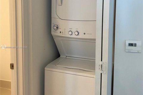 Снять в аренду кондоминиум в Майами, Флорида 1 спальня, 63.55м2, № 2055583 - фото 6