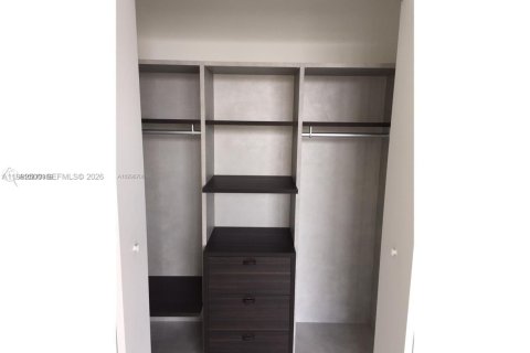 Снять в аренду кондоминиум в Майами, Флорида 1 спальня, 63.55м2, № 2055583 - фото 13