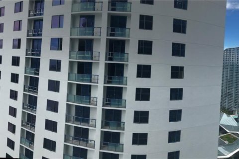 Снять в аренду кондоминиум в Майами, Флорида 1 спальня, 63.55м2, № 2055583 - фото 23